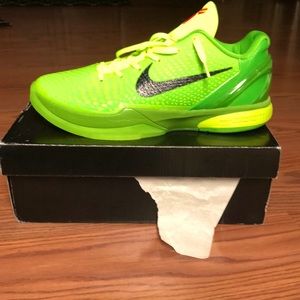 Kobe 6 Grinches Size 13 with additional shoe laces 9/10 rating.These are Reps!!!